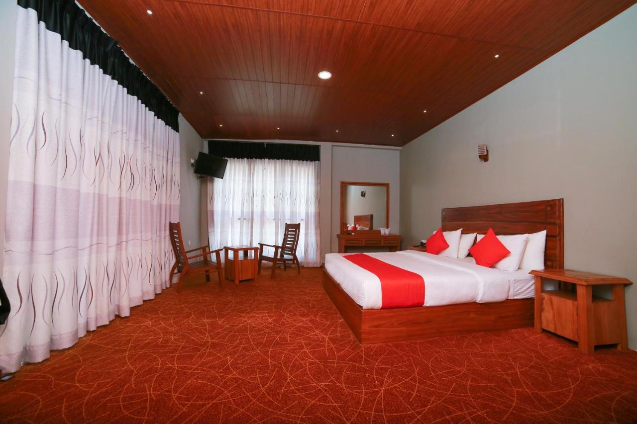 Oyo 278 Hotel Rivelka Kundasale Værelse billede