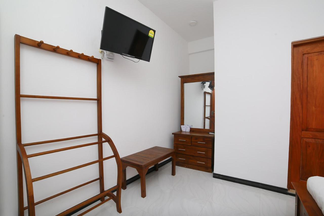 Oyo 278 Hotel Rivelka Kundasale Værelse billede